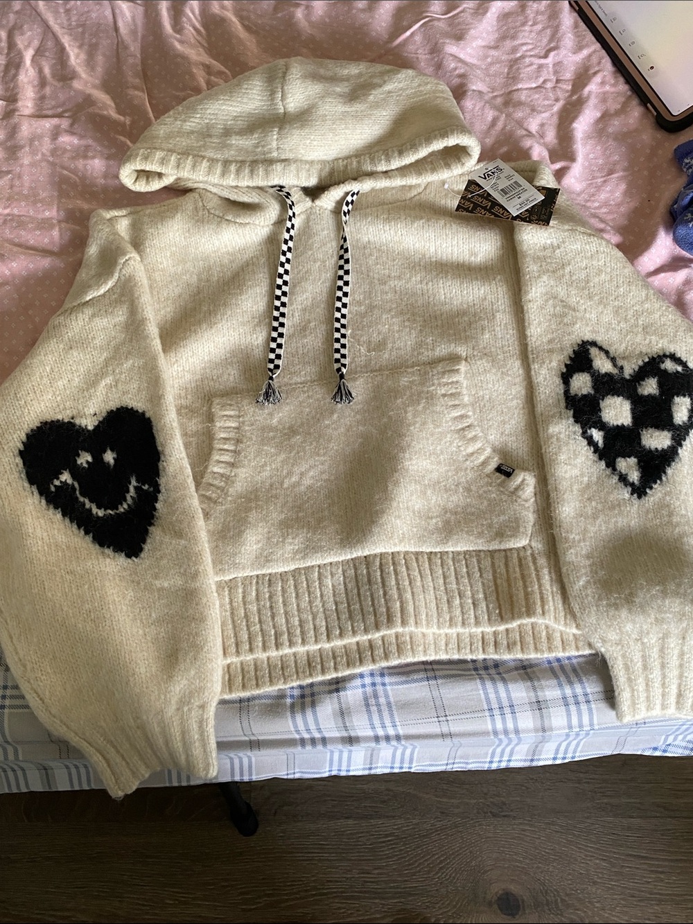 NWT Vans Cream Kawaii Hoodie Sweater with Black Heart Motifs 🖤🖤